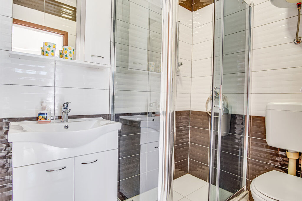 Apartment 3 - Bathroom