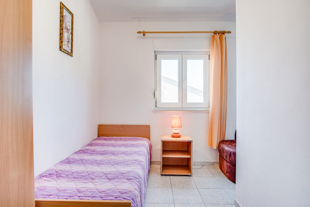 Apartment 4 - Bedroom 2