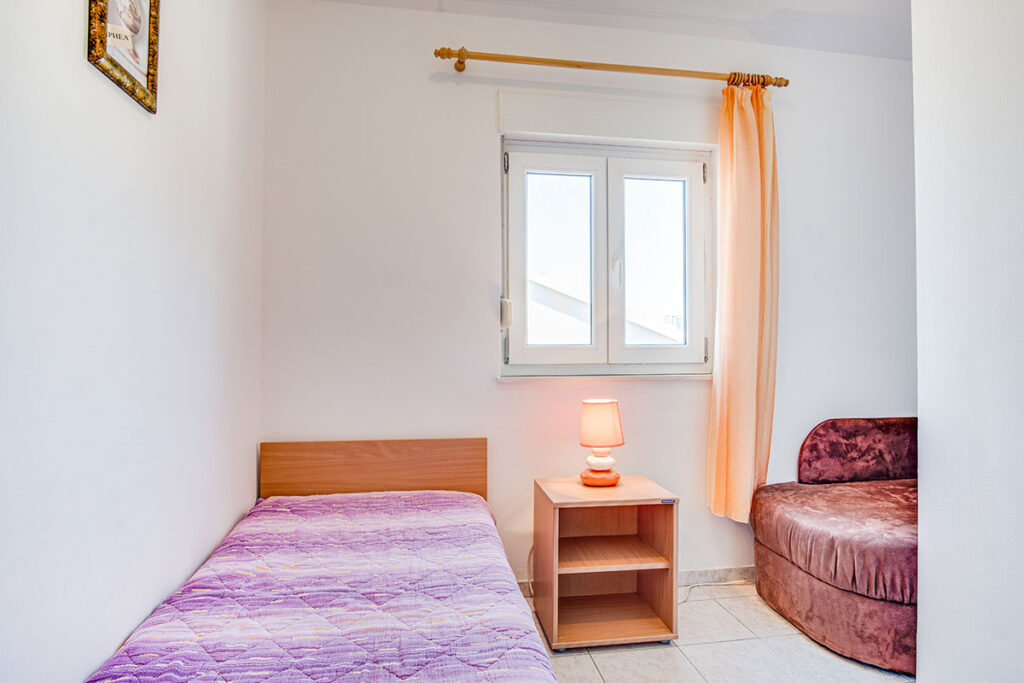 Apartment 4 - Bedroom 2