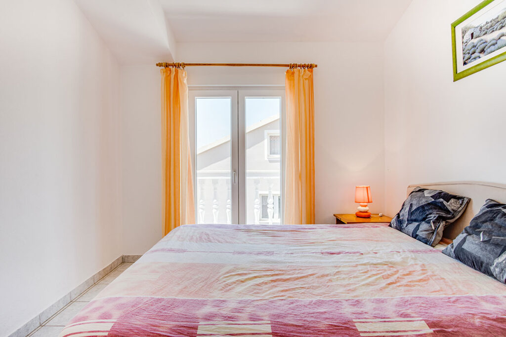 Apartment 4 - Bedroom 1